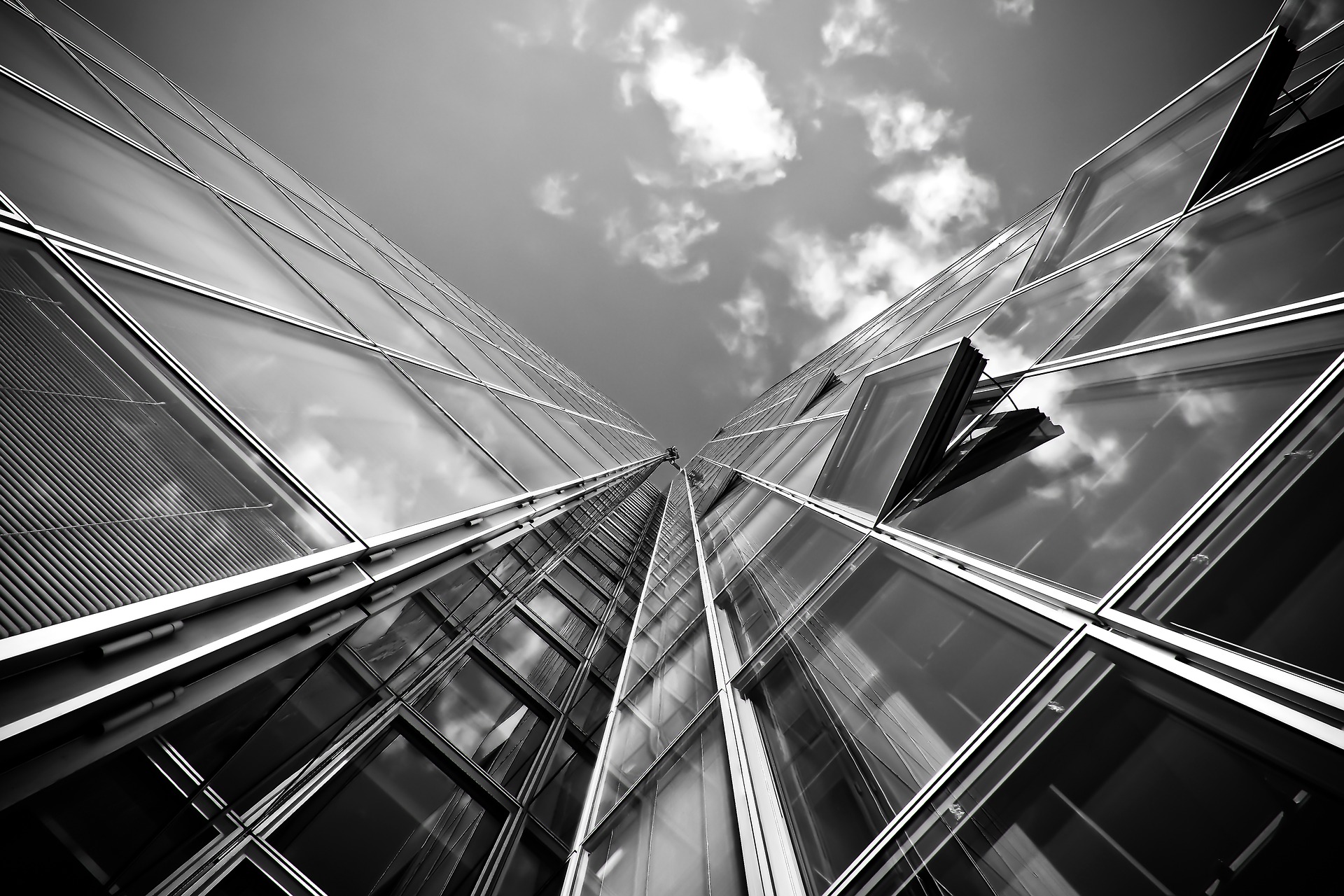 edificio blanco y negro ventanas Carpintería PVC